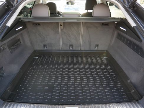 Used 2022 Audi Q8 Prestige image 18