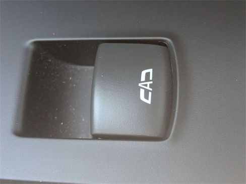 Used 2022 Chevrolet Silverado 1500 ZR2 w/ Technology Package image 31