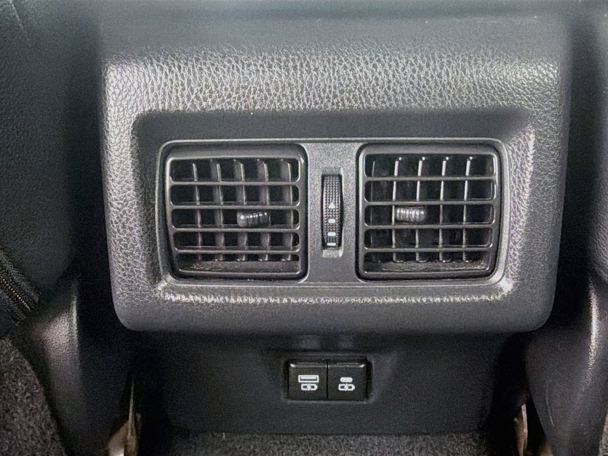 Used 2025 Toyota Camry SE FWD image 26