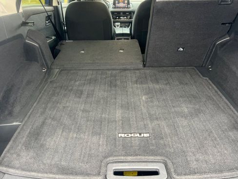 Used 2023 Nissan Rogue SV image 12