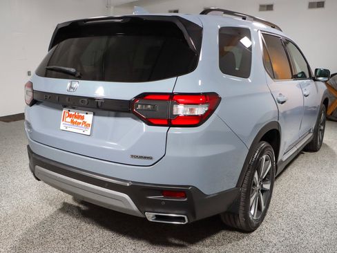 Used 2023 Honda Pilot Touring image 7