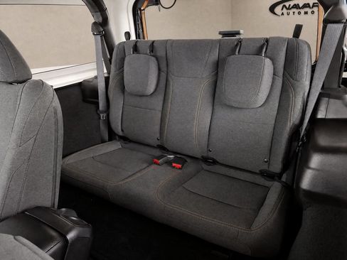 Used 2025 Jeep Wrangler Sport AWD/4WD image 10