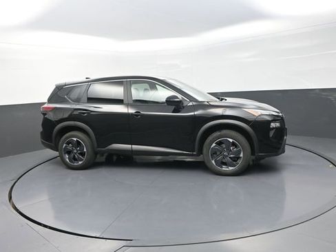 Used 2024 Nissan Rogue SV AWD/4WD image 14