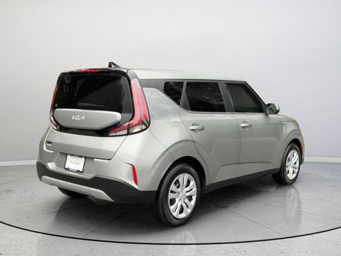 Used 2023 Kia Soul LX FWD image 7