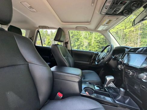 Used 2020 Toyota 4Runner TRD Off-Road Premium w/ Moonroof Package AWD/4WD image 27