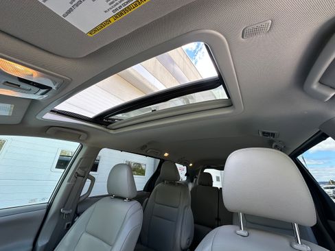 Used 2020 Toyota Sienna XLE w/ XLE Navigation Package AWD/4WD image 34