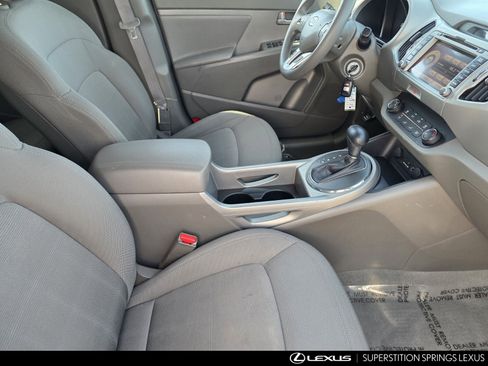 Used 2011 Kia Sportage LX w/ Navigation Pkg image 31