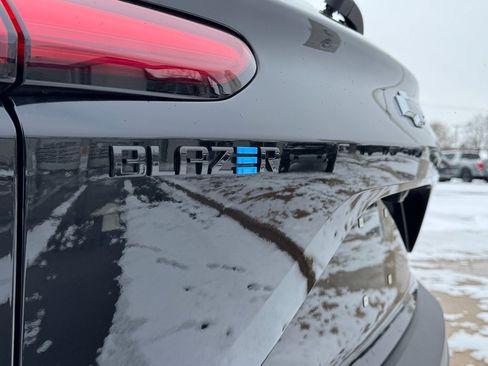 Used 2025 Chevrolet Blazer EV LT image 7