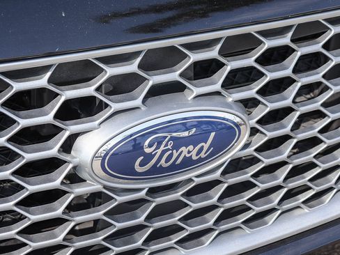 Used 2023 Ford Edge SEL w/ Convenience Package AWD/4WD image 4