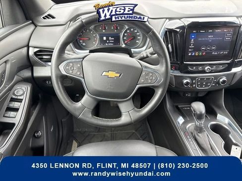 Used 2023 Chevrolet Traverse LT w/ LT Premium Package image 13