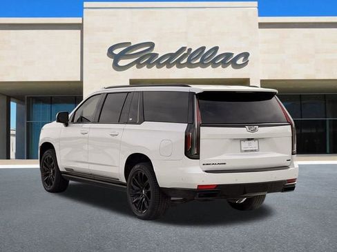 Used 2022 Cadillac Escalade ESV Sport Platinum w/ LPO, ONYX Package image 9