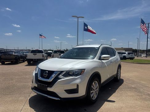 Used 2020 Nissan Rogue SV FWD image 8