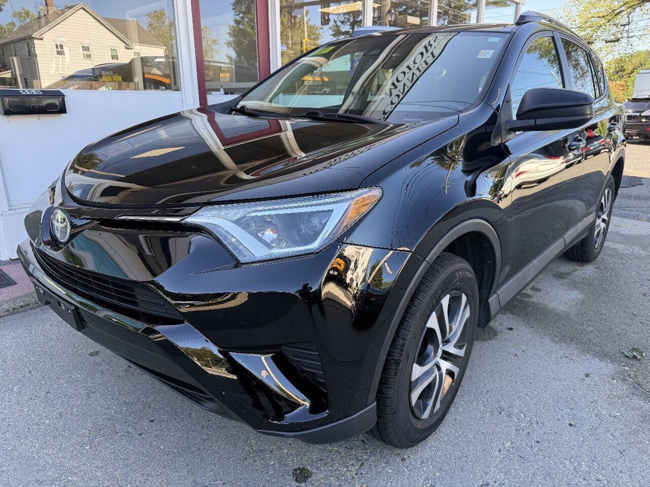 Used 2017 Toyota RAV4 LE w/ Carpet Mat Package AWD/4WD image 2