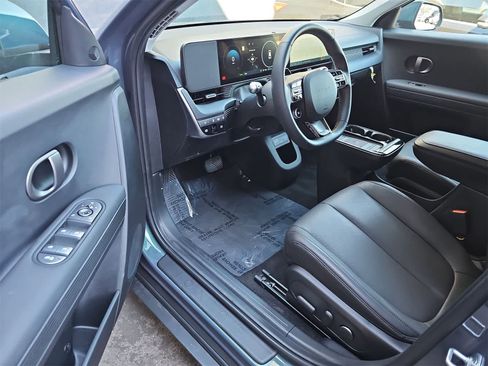 Used 2025 Hyundai Ioniq 5 SEL image 10