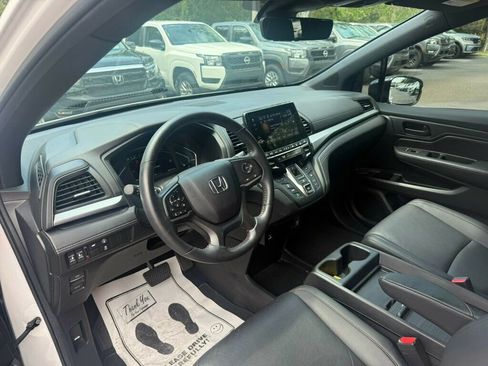 Used 2024 Honda Odyssey Sport image 3