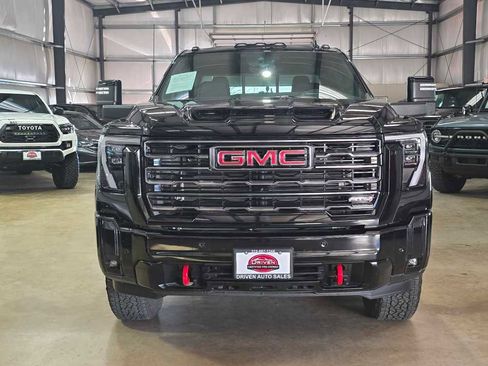 Used 2025 GMC Sierra 2500 AT4 w/ AT4 Premium Plus Package image 2