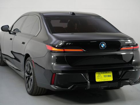 Used 2024 BMW i7 eDrive50 w/ M Sport Package image 61