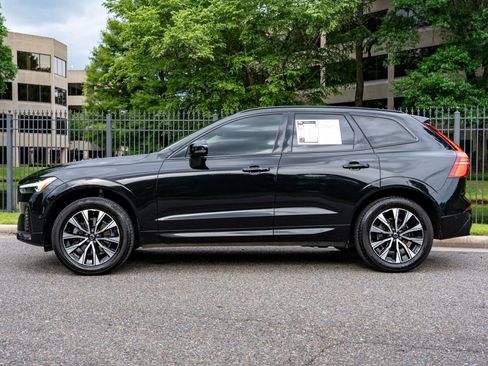 Used 2024 Volvo XC60 B5 Plus AWD/4WD image 9