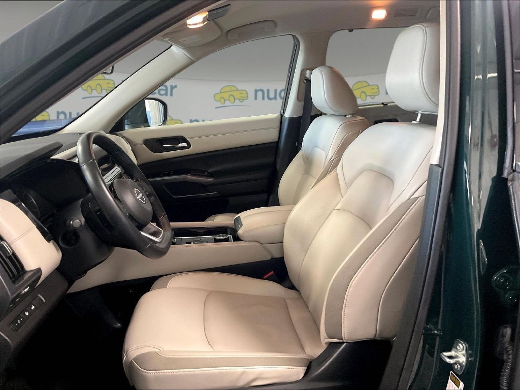 Used 2024 Nissan Pathfinder SL AWD/4WD image 9