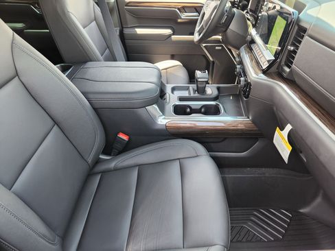 New 2026 Chevrolet Silverado 1500 LT Trail Boss w/ Convenience Package II AWD/4WD image 11