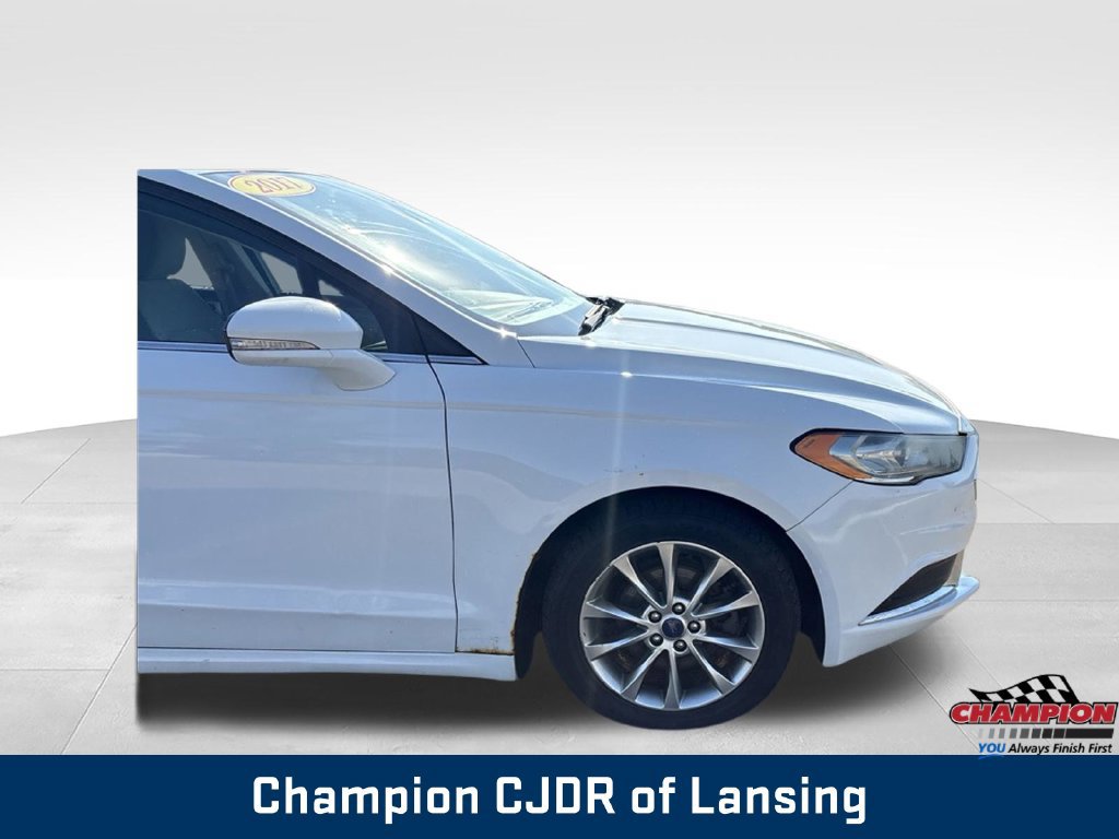 Used 2017 Ford Fusion SE FWD image 36