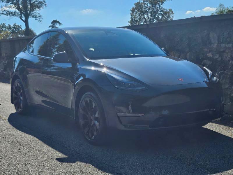 Used 2024 Tesla Model Y 2WD image 12