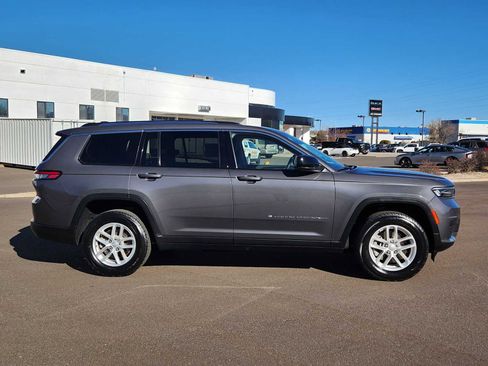 Used 2023 Jeep Grand Cherokee L Laredo image 2