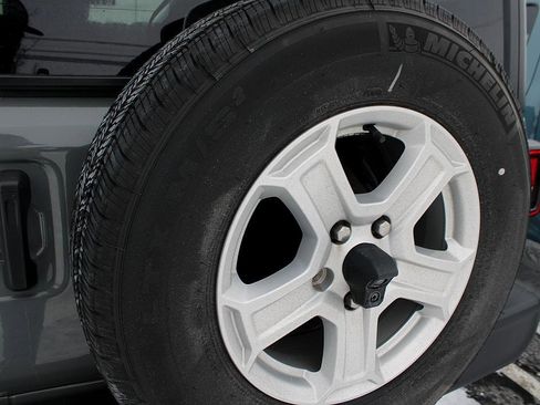 Used 2022 Jeep Wrangler Unlimited Sport image 32