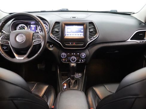 Used 2020 Jeep Cherokee Latitude Plus w/ Cold Weather Group FWD image 16
