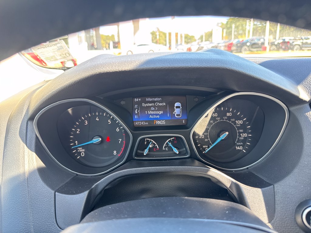 Used 2016 Ford Focus Titanium w/ Titanium Technology Package FWD image 21