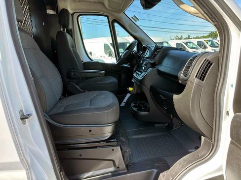 Used 2025 RAM ProMaster 2500 w/ U-Haul Equipment Group FWD image 16