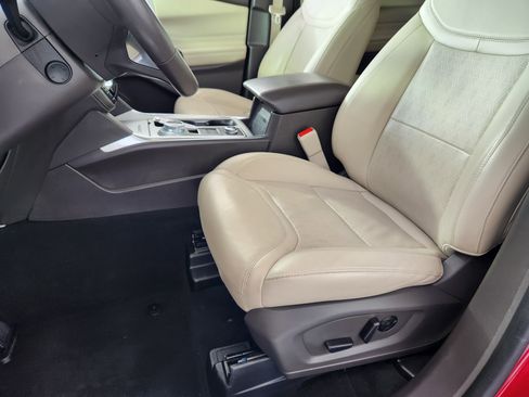 Certified 2022 Ford Explorer Platinum w/ Equipment Group 601A image 12