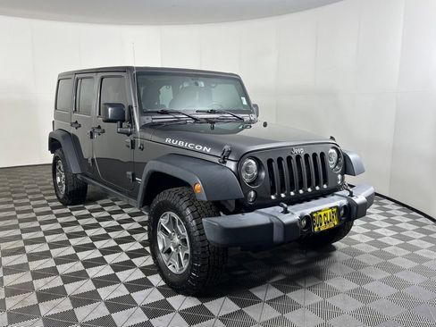 Used 2018 Jeep Wrangler Unlimited Rubicon w/ Cold Weather Group image 3