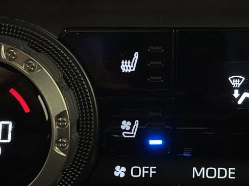 Used 2024 Toyota Tacoma Trailhunter image 29