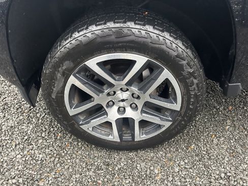 Used 2023 Chevrolet Colorado Z71 w/ Z71 Convenience Package 2 image 25