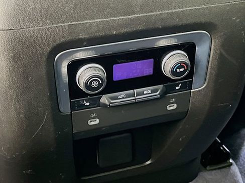 Used 2023 Chevrolet Suburban High Country AWD/4WD image 27