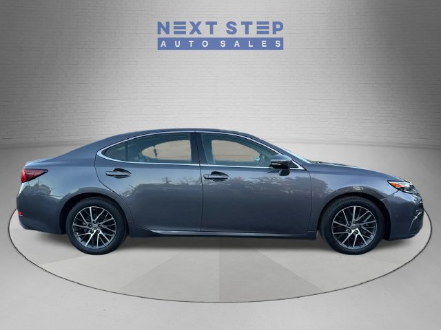 Used 2018 Lexus ES 350 w/ Luxury Package w/Wood Trim FWD image 9