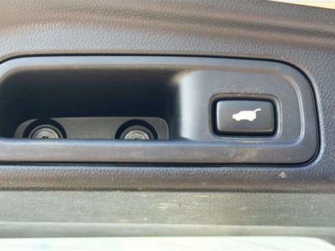 Used 2016 Honda Pilot Touring image 13