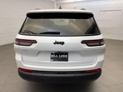 New 2025 Jeep Grand Cherokee L Altitude image 4