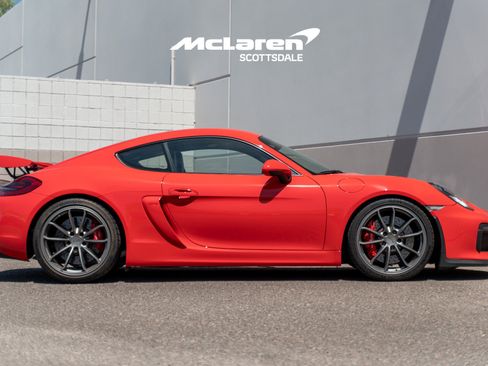 Used 2016 Porsche Cayman GT4 RWD image 8