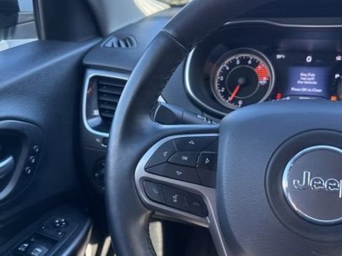 Used 2019 Jeep Cherokee Limited AWD/4WD image 27