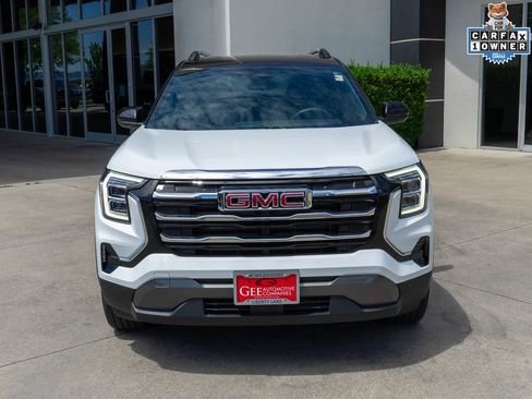 Used 2026 GMC Terrain Elevation w/ Elevation Premium Package AWD/4WD image 2