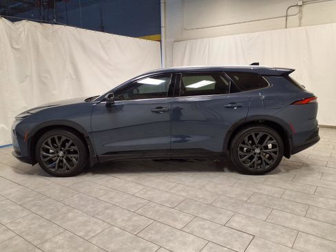 Used 2025 Toyota Crown Signia w/ Advanced Technology Package image 6