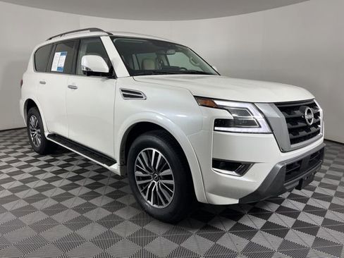 Used 2023 Nissan Armada SL image 2