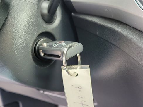 Used 2019 Volkswagen Atlas S image 28