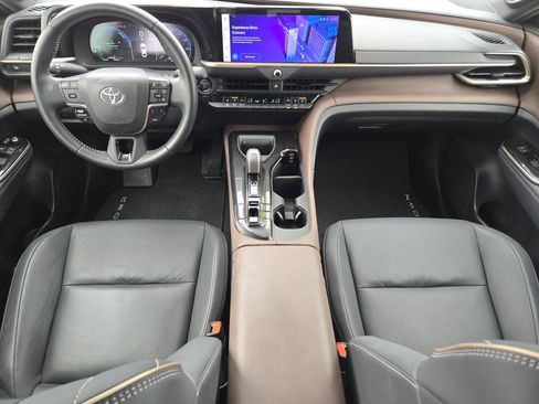 Used 2024 Toyota Crown AWD/4WD image 25