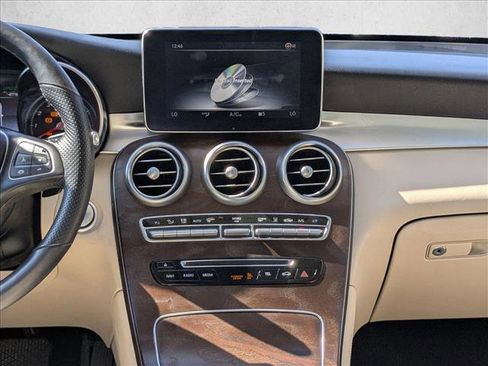 Used 2019 Mercedes-Benz GLC 350e 4MATIC image 14