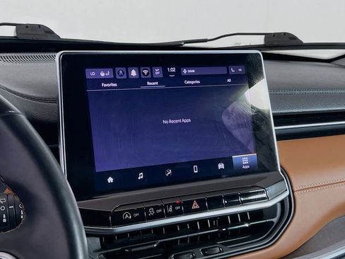 Used 2022 Jeep Compass Limited image 16