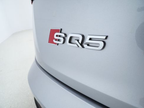 Used 2023 Audi SQ5 Prestige w/ Prestige Package AWD/4WD image 6