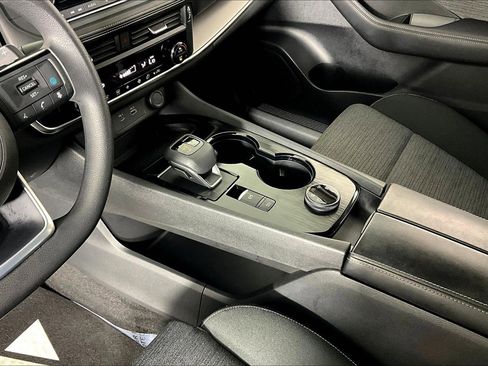 Certified 2023 Nissan Rogue SV image 19